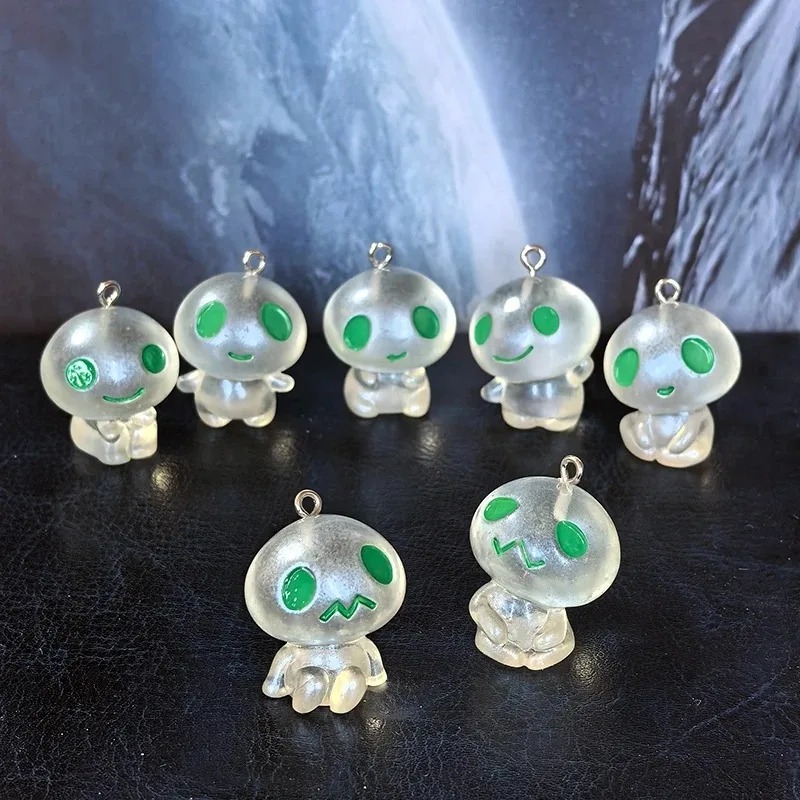 Resin Art Keychain - 7 Stück im Dunkeln leuchtende Alien-Harzanhänger,