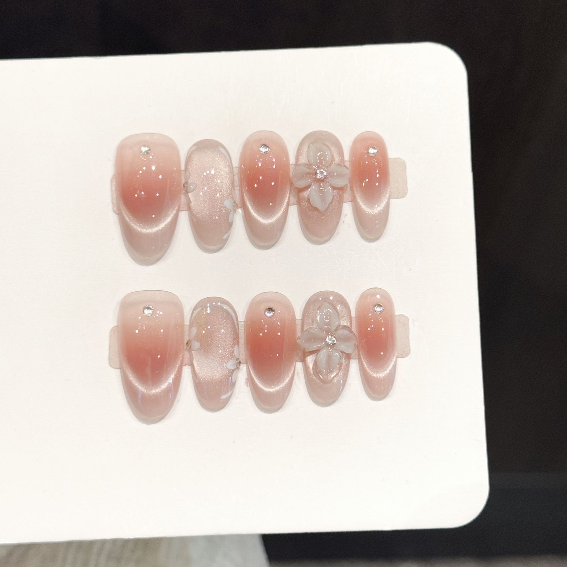 Resin Art Flowers - 10 Stück handgemachte Press-On-Nägel, eis-transparent, französischer