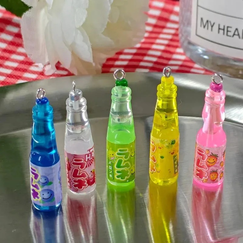 10 Stück kleine Getränkeflasch – Resin Art Keychain Bewertung und Preis