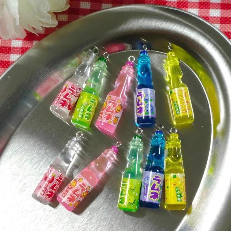 10 Stück kleine Getränkeflasch – Resin Art Keychain Bewertung und Preis
